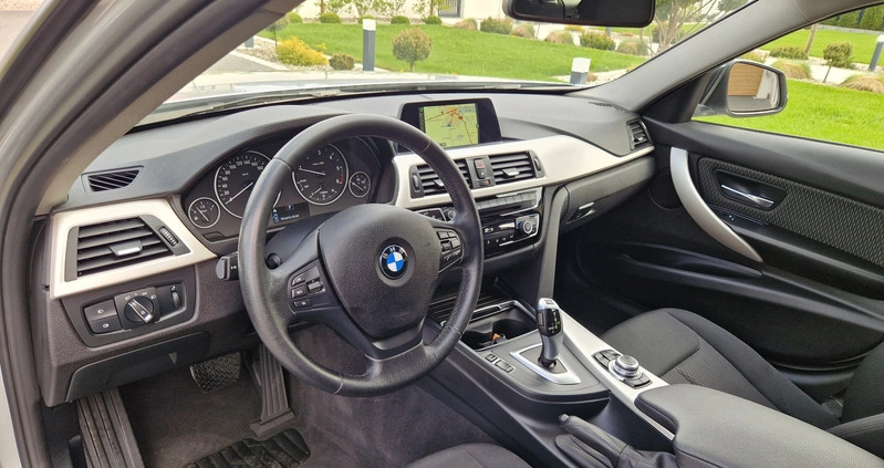 BMW Seria 3 cena 49999 przebieg: 237000, rok produkcji 2017 z Jaworzyna Śląska małe 742